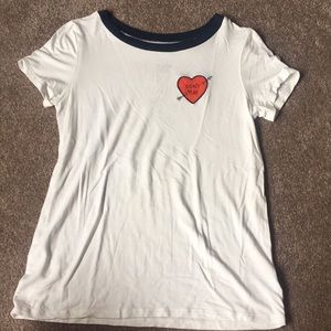 NWOT "don't play" heart shirt